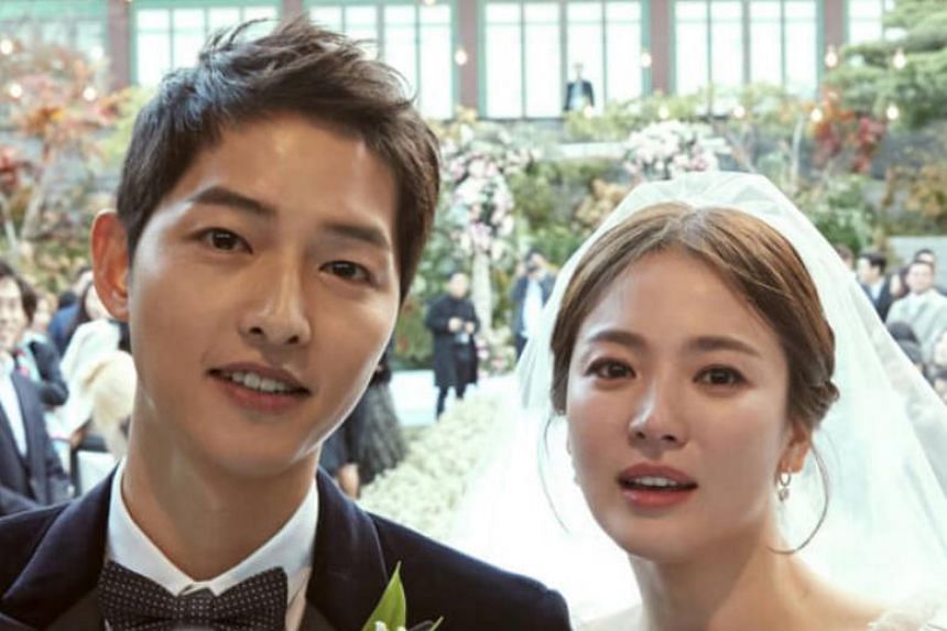 Song Joong-ki mit Ehefrau  