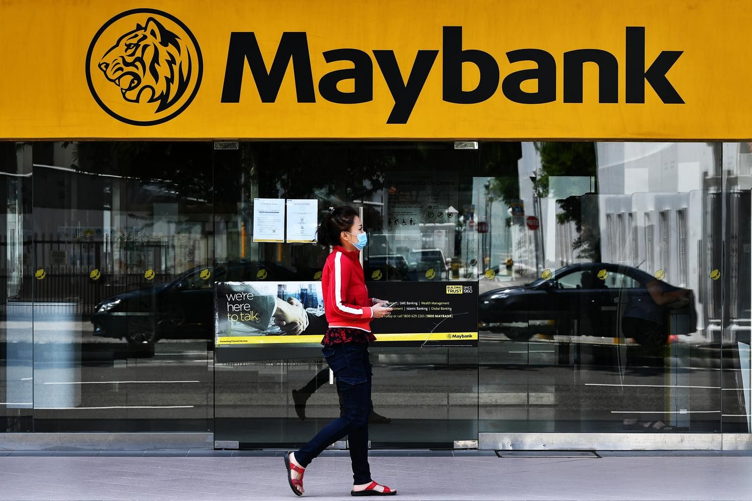 Malaysia S Biggest Bank Warns Of Fake Maybank Website Used By Scammers Se Asia News Top Stories The Straits Times