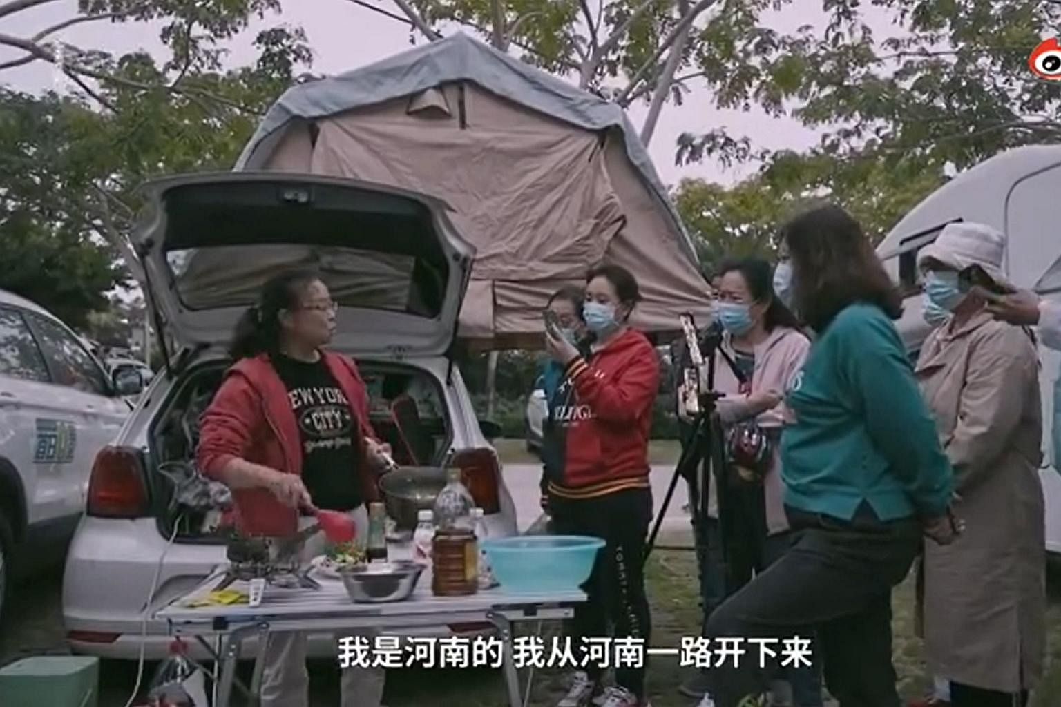Chinese Auntie Who Went On A Solo Road Trip Became Feminist Icon