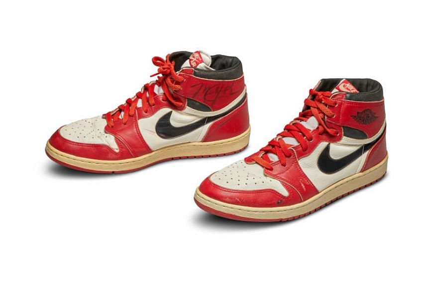 red air jordan sneakers