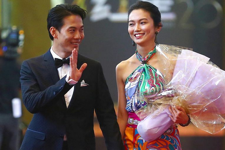 Channel 8 stars Joanne Peh and Qi Yuwu wed, after dating for a year ... Qi Yuwu