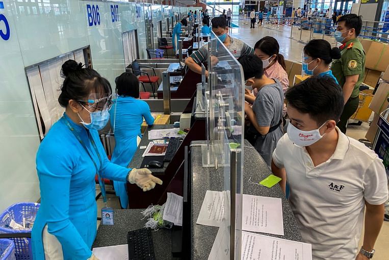 Vietnam menargetkan dimulainya kembali penerbangan internasional secara bertahap mulai Januari, East Asia News & Top Stories