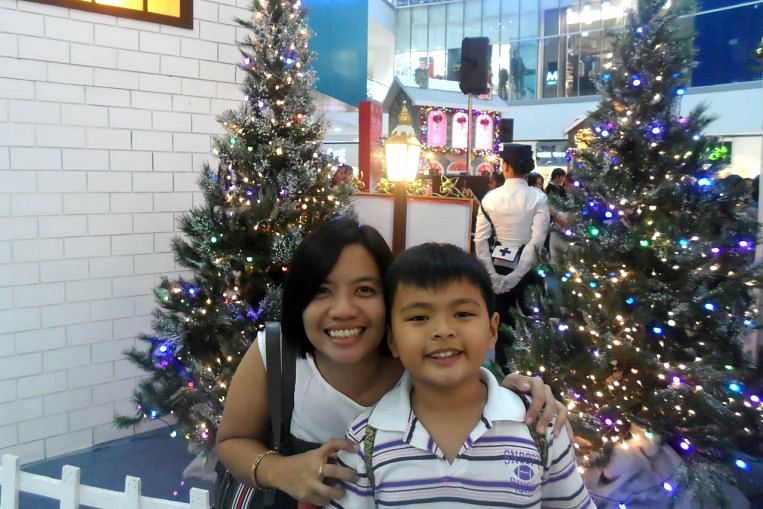 Kembali ke Filipina setelah tidak bertemu putra selama dua tahun, Berita Komunitas & Berita Utama