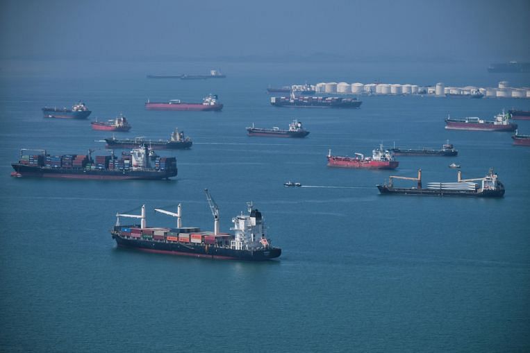 Pemilik kapal membayar kapal gratis yang dipegang oleh angkatan laut Indonesia di dekat Singapura: Sumber, SE Asia News & Top Stories