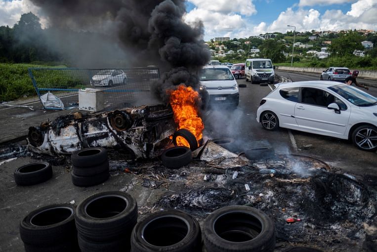 Penjarahan dan kebakaran terjadi selama protes Covid-19 di Martinique Prancis, Europe News & Top Stories