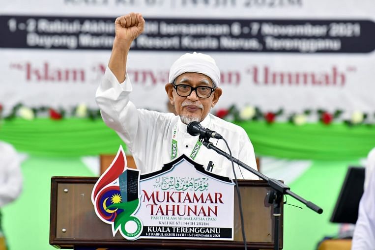 Seruan tumbuh di dalam PAS untuk partai Islam untuk bekerja sama dengan UMNO setelah jajak pendapat Melaka, SE Asia News & Top Stories