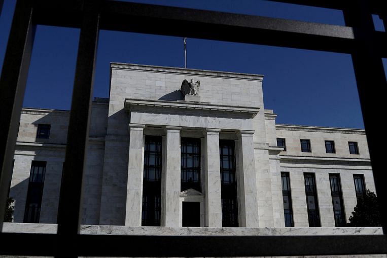 Omicron ajoute des risques économiques et une incertitude sur l’inflation : chef de la Fed américaine, Economy News & Top Stories