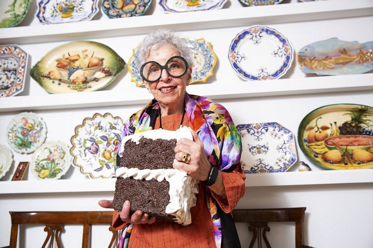 Perancang kue AS Sylvia Weinstock, ‘da Vinci kue pengantin,’ meninggal pada usia 91, Food News & Top Stories