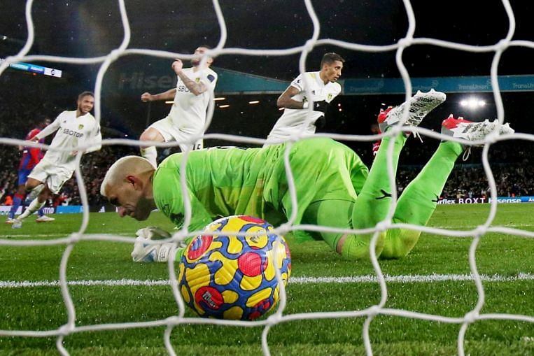 Football: le penalty de Raphinha en retard donne à Leeds la victoire sur Palace, Football News & Top Stories