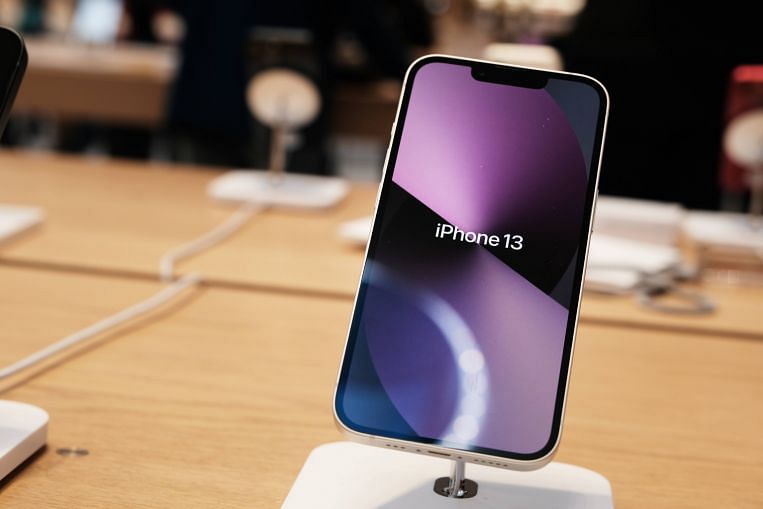 Apple dit que la demande des fournisseurs pour la gamme iPhone 13 s’est affaiblie
