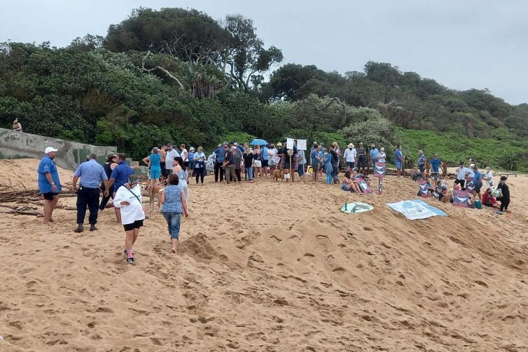 Des manifestants frappent les plages d’Afrique du Sud pour s’opposer à l’exploration pétrolière, World News & Top Stories