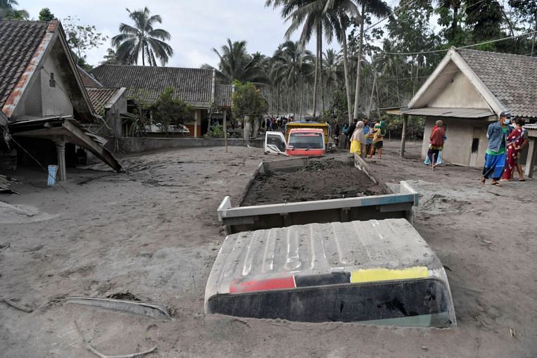 In Pictures: Sedikitnya 14 orang tewas setelah Gunung Semeru meletus di Indonesia.