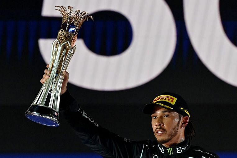 Course automobile: Hamilton devance Verstappen dans un GP saoudien chaotique pour envoyer la course au titre de F1 au fil, Formula One News & Top Stories