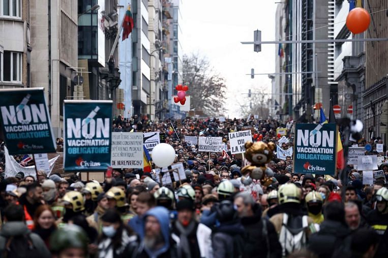 Des affrontements éclatent à Bruxelles pour protester contre les règles de Covid-19, Europe News & Top Stories