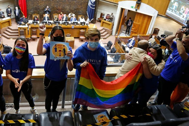 “L’amour, c’est l’amour”: le Chili légalise le mariage homosexuel lors d’un vote historique, World News & Top Stories