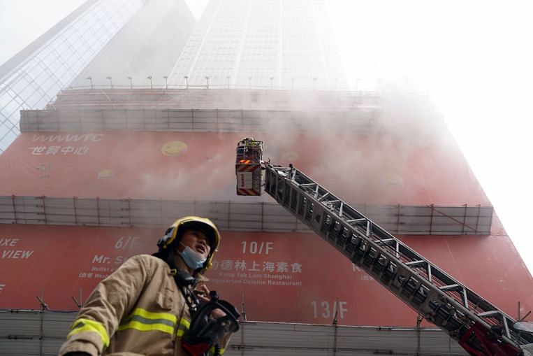 Un incendie se déclare au World Trade Center de Hong Kong, un blessé, East Asia News & Top Stories